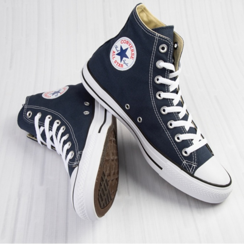 Converse Chuck Taylor All Star Hi Sneaker - Navy